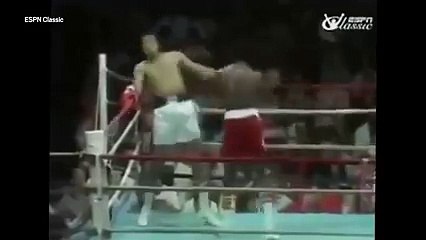 Muhammad Ali dodged 23 punches in a row in a V Funny way