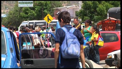 Más de 90.000 personas cruzan frontera entre Colombia y Venezuela en un día