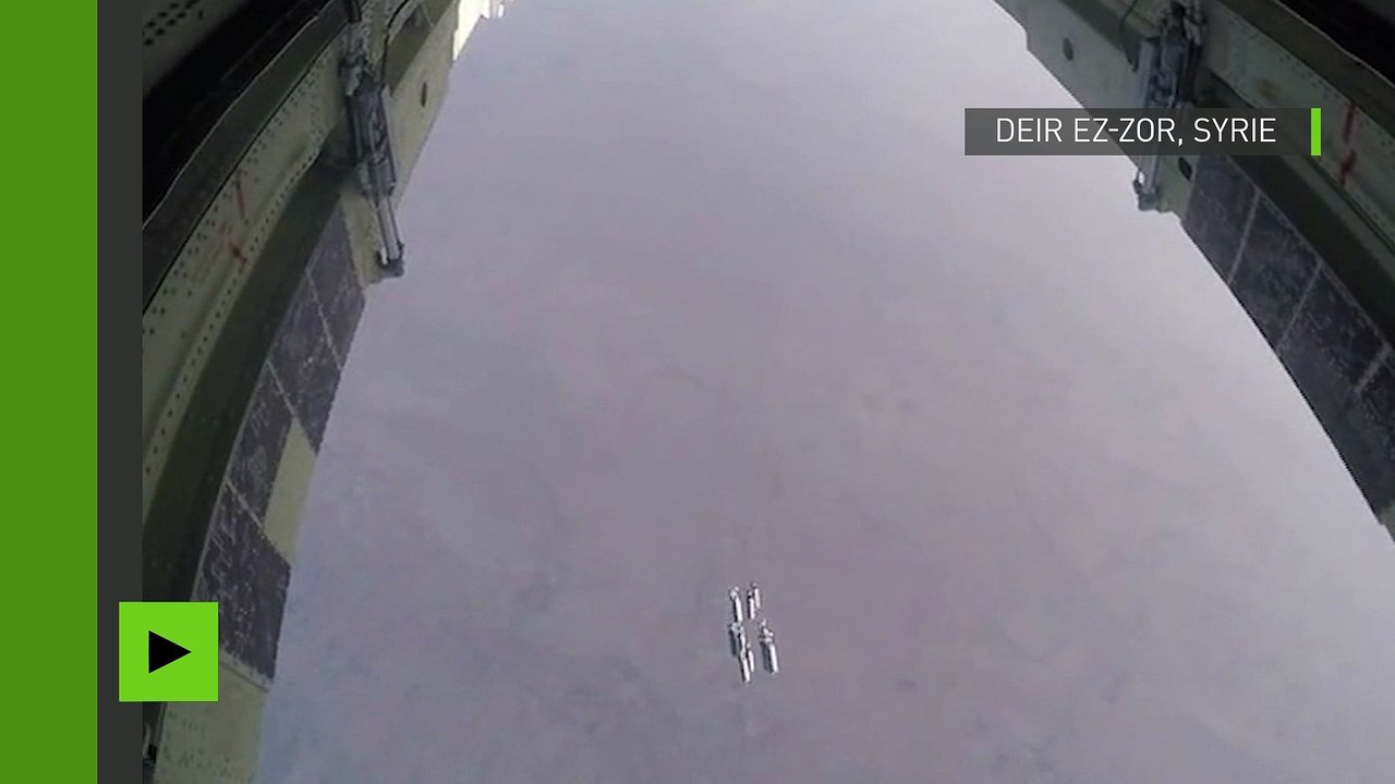 Une caméra embarquée sur un avion russe filme un bombardement sur Daesh, en Syrie