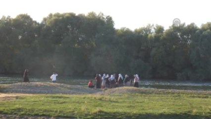 Murat Nehri'ne Giren Genç Kayboldu