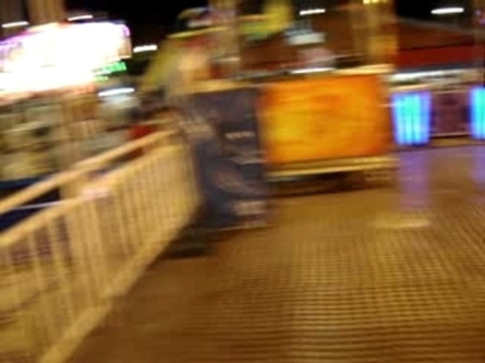 "attraction" au luna park de l'escala...