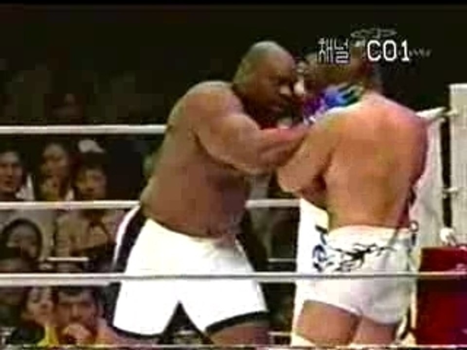 UFC - K1 Pride Fighting Championship 19 Bob Sapp Vs Yamamoto