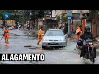 Rio de Janeiro vive dia caótico com fortes chuvas