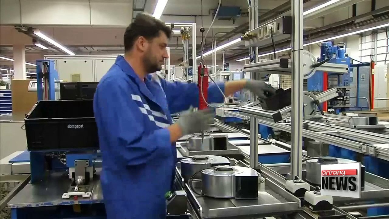 Koreans work second longest hours in OECD