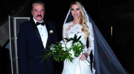 Mesut Akusta ve Şafak Özbir Evliliklerinde Sorun Yaşıyor