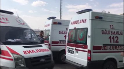 Yaralılar Hastaneye Getiriliyor (4)
