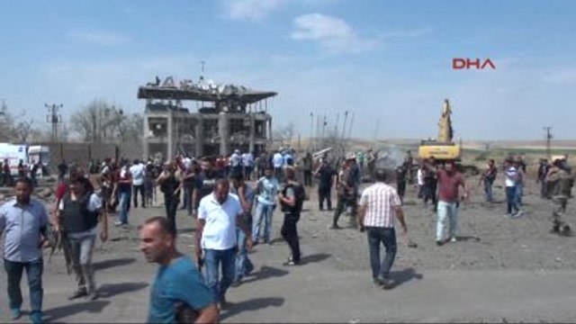 Diyarbakır Ambulans Helikopterler Patlamanın Yaşandığı Bölgede-2