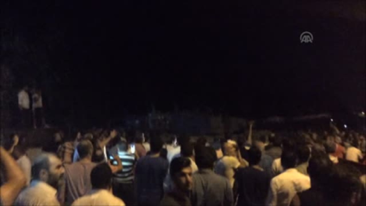 Darbe Girişimini Oğlundan Öğrenen Kaymakam Köprüye Gitti