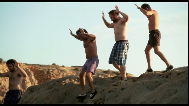 Tu honoreras ta mère et ta mère - Extrait (2) VF