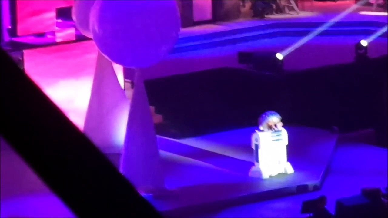 Mimie Mathy se déguise en R2D2