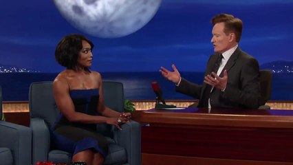 Angela Bassett a caché à son mari sa scène de sexe avec Lady Gaga dans American Horror Story