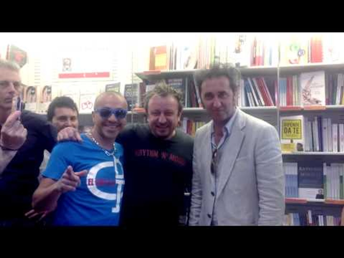 Paolo Sorrentino meets El Gato DJ 'Mueve la colita' - Video Dailymotion