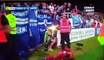 Lucas Moura se fait frapper par un supporter corse lors de Bastia-PSG (Ligue 1 - 12082016)