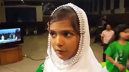 Beautifull Voice of a Young Girl Singing Ay Watan ke Sajeelay Jawano