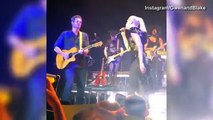 Gwen Stefani and Blake Shelton make surprise duet at her show