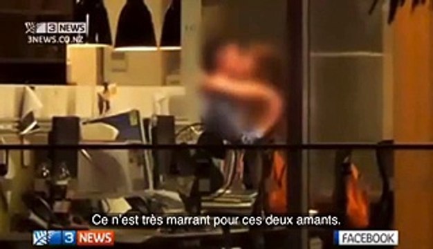 Ce couple a fait l'amour au bureau sous le regard de dizaines de passants