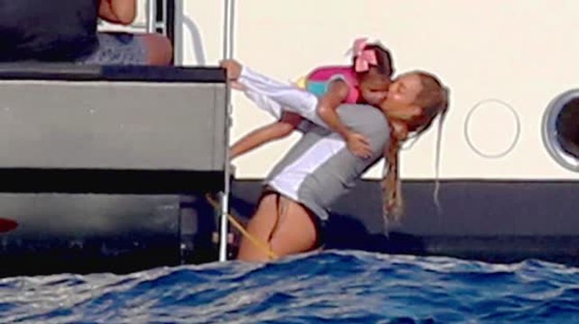 Beyoncé Lives It Up Aboard a Yacht in Italy