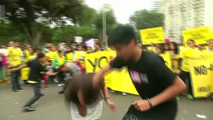 Pérou: 50.000 manifestants à Lima contre la violence machiste