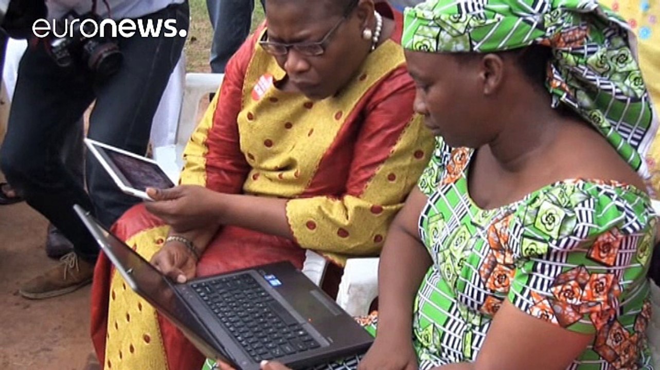 Власти Нигерии связались с "Боко Харам" после видео с заложницами