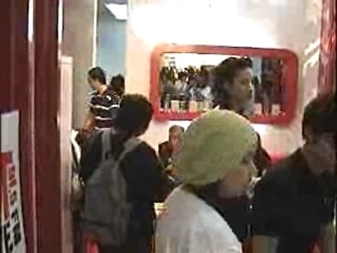 070728 Golf-Mike Hotwave shake hand party 2