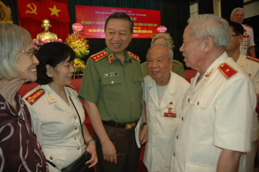 CLB Sỹ quan hưu trí họp mặt kỷ niệm truyền thống lực lượng CAND