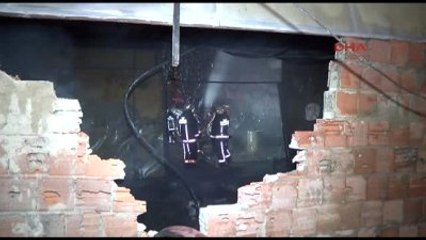 Esenyurt'ta Bir Hurdalık Alanda Yangın