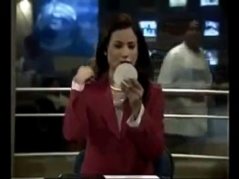 Pakistani TV Anchor Live Fight