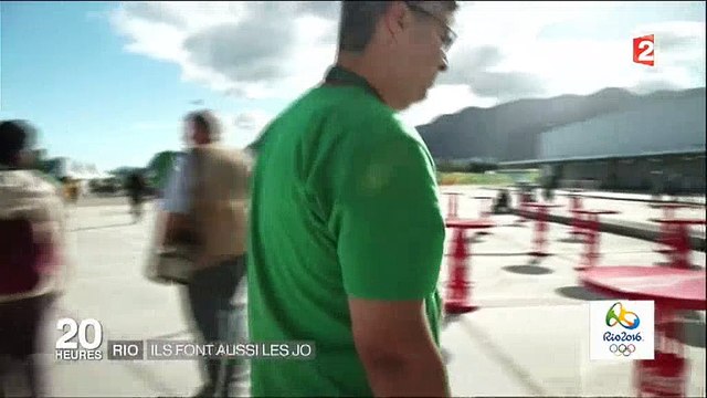Le drôle métier de cet homme aux Jeux Olympiques de Rio - Regardez