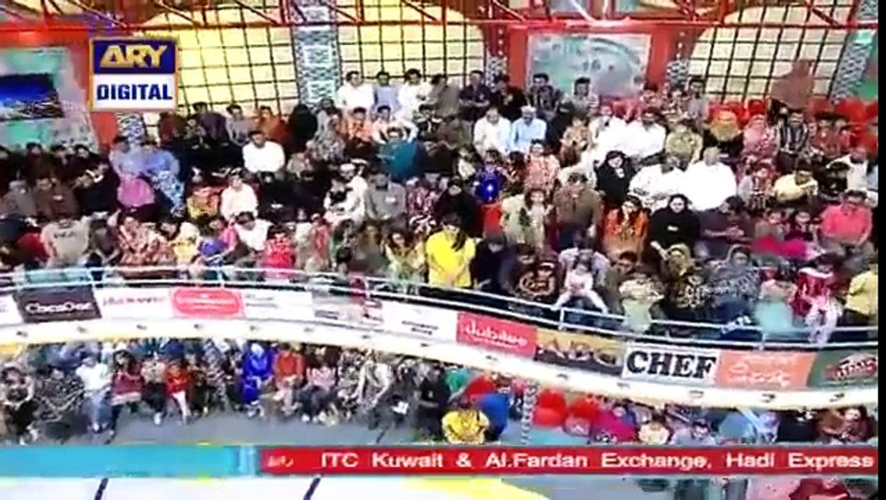 Amir Liaquat Arrives At Fahad Mustafa Show See What Happened