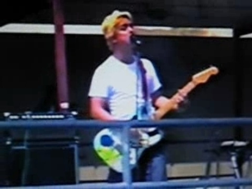 Green Day - The Judge's Daughter (live @ Pinhole Valley Scho