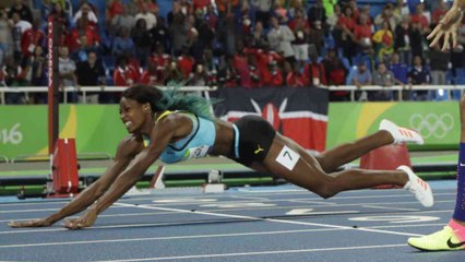 Shaunae Miller Dives for 400m Gold