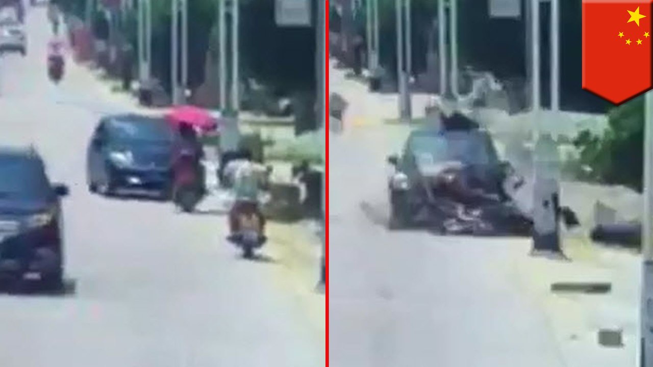 Scooter accident: Car drives straight into scooters, sends bodies flying in China - TomoNews