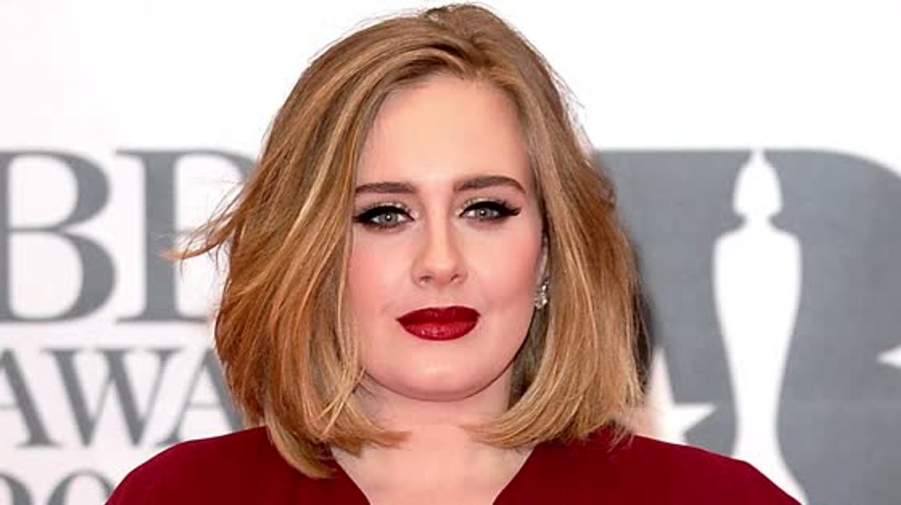 Adele refuse de chanter au Super Bowl