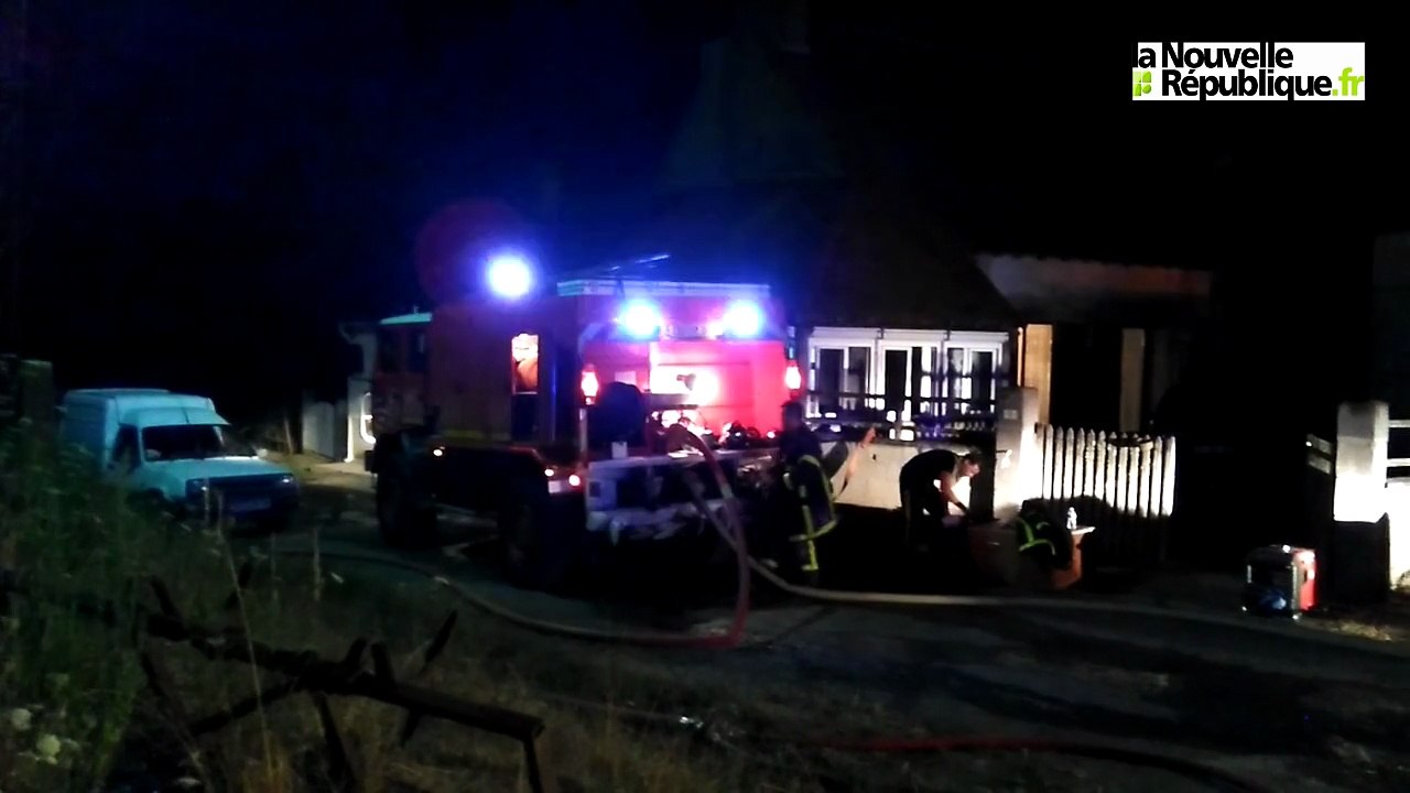 VIDEO. Incendie dans un bâtiment agricole à Eguzon : les pompiers en action