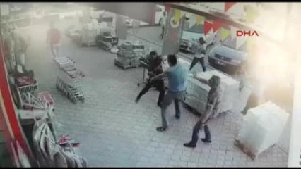 Aksaray'da Pala, Balta ve Sopalı Kavga Güvenlik Kamerasına Yansıdı
