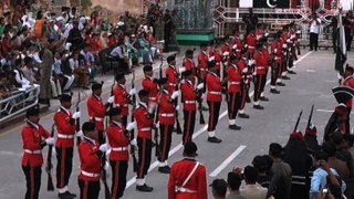 Latest Video Of Independence Day Parade At Wagah Border 2016, Pakistan Zindabad