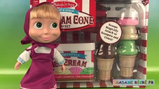 Melissa & Doug Jeu Crème Glacée Toy Ice Cream Cone Playset avec Masha Jeu d’imitation