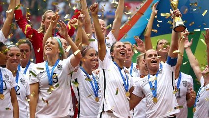 Landon Donovan: Women's soccer players deserve more money