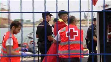 Los 8 inmigrantes rescatados dicen que llevaban 3 días en el mar