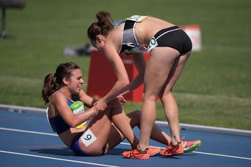Moving moment in women's 5,000 at Rio Olympics