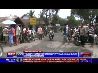Warga Kota Binjai Blokir Jalan Umar Baki