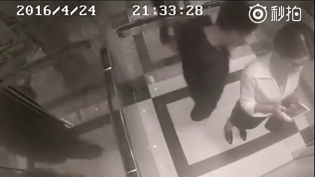 В лифте застал девушку одну, хотел было пристать… Но то что было дальше ...