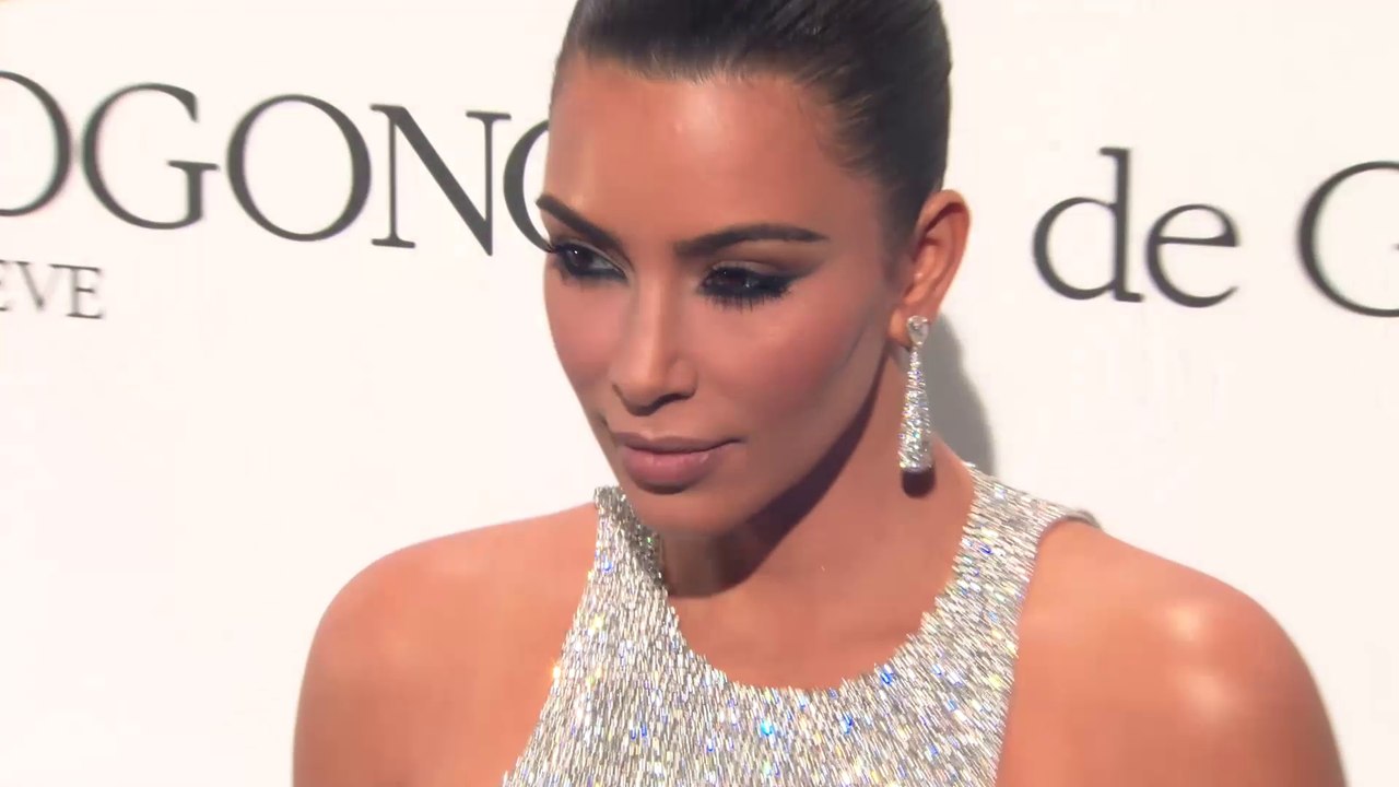 Kim Kardashian bekommt Spritzen in den Po