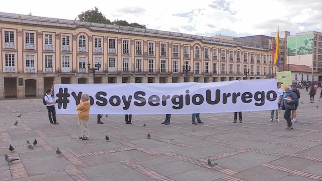 Decenas de manifestantes protestaron contra la homofobia escolar en Bogotá