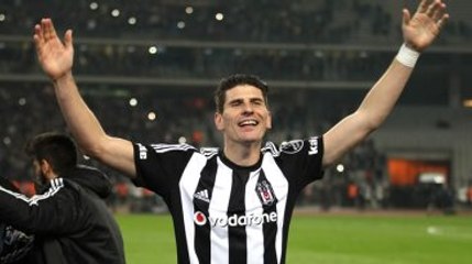 Wolfsburg Mario Gomez için 12 Milyon Euro'luk Teklifte Bulunacak