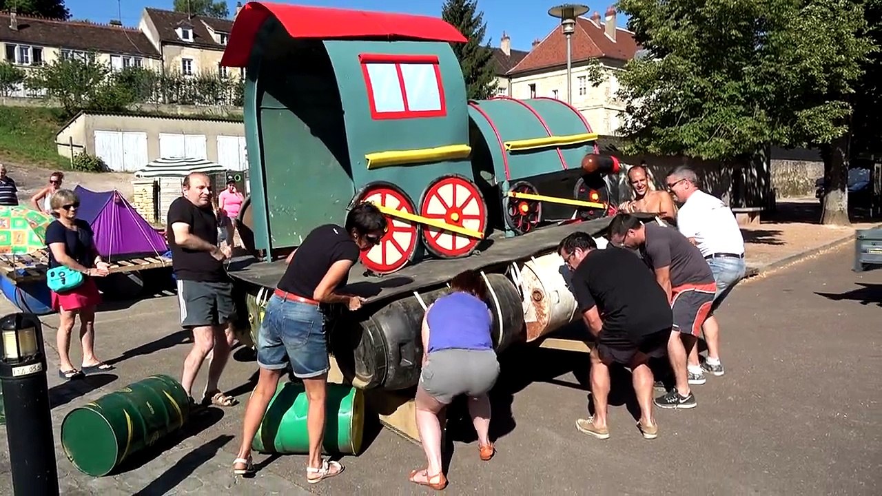 Descente Bidon 2016 de Clamecy Mise à l;'eau.