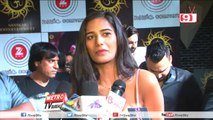 Poonam Pandey Cleavage Show!