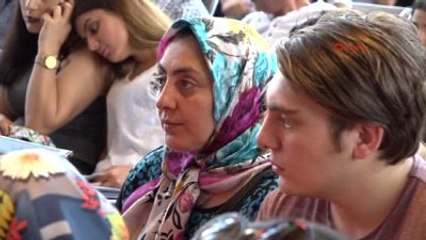 Üniversite Kaydı Yapan Çocuklarını Yalnız Bırakmadılar