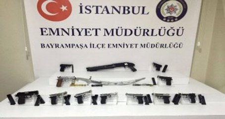 Bayrampaşa ve Fatih'te Yapılan Aramalarda Çok Sayıda Silah Ele Geçirildi