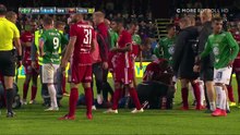 Un gardien de but agressé en plein match par un hooligan !